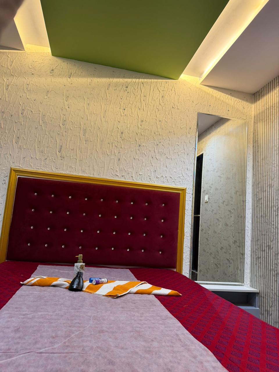 Interior 4